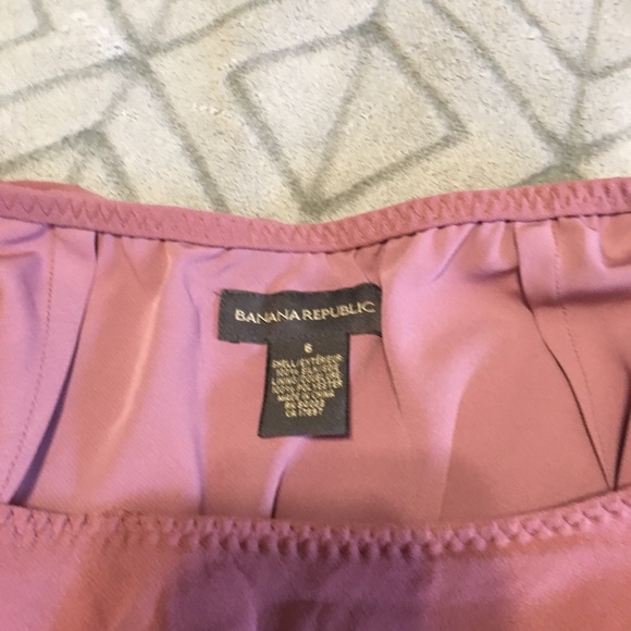 Banana Republic Dresses & Skirts - Banana Republic. High low hem skirt.